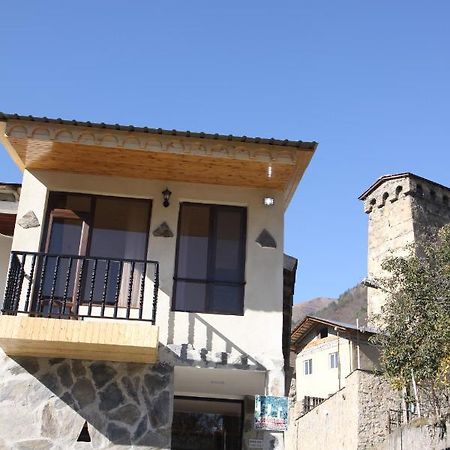 Eka'S Guest House Mestia Ngoại thất bức ảnh
