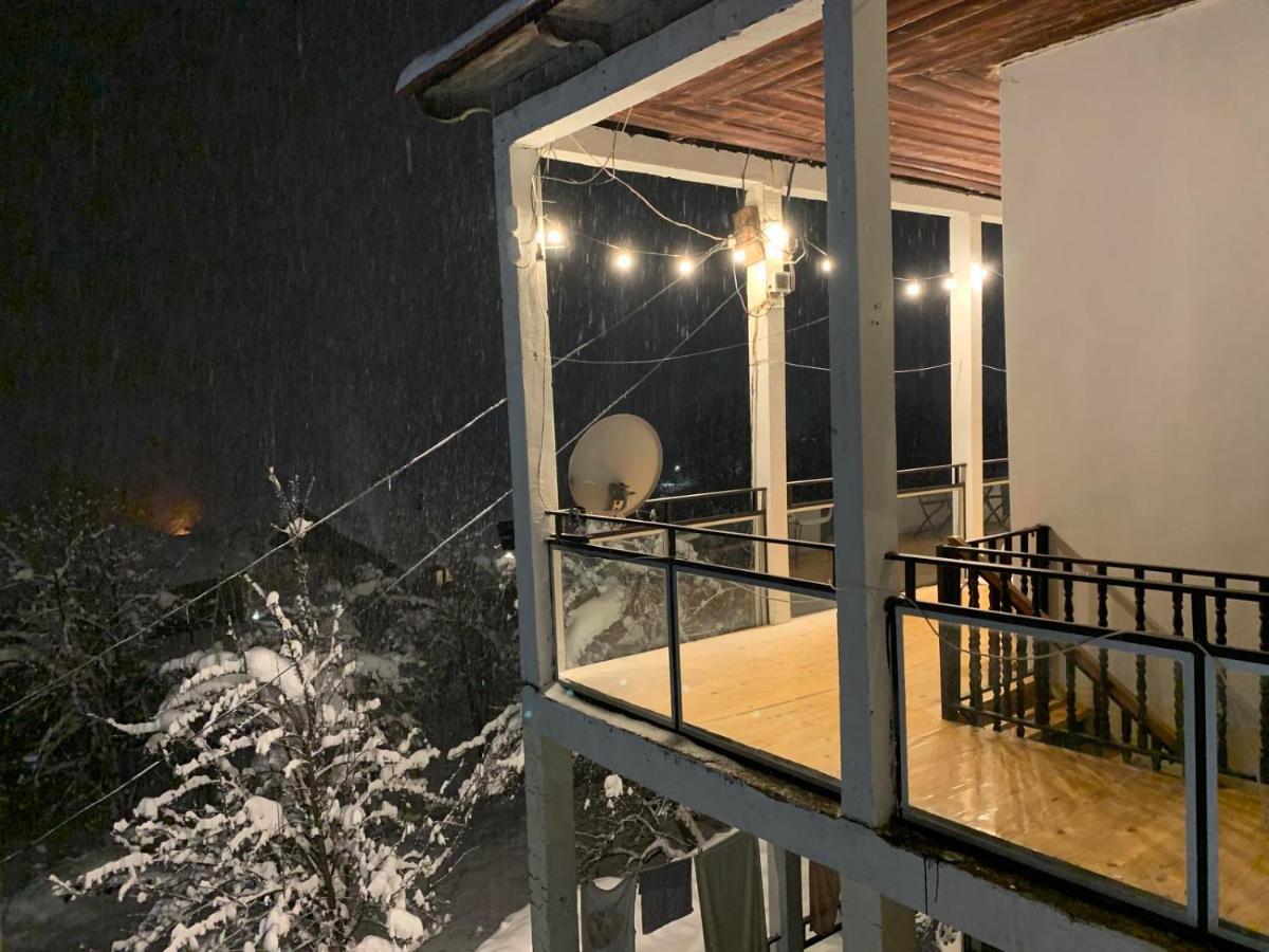 Eka'S Guest House Mestia Phòng bức ảnh