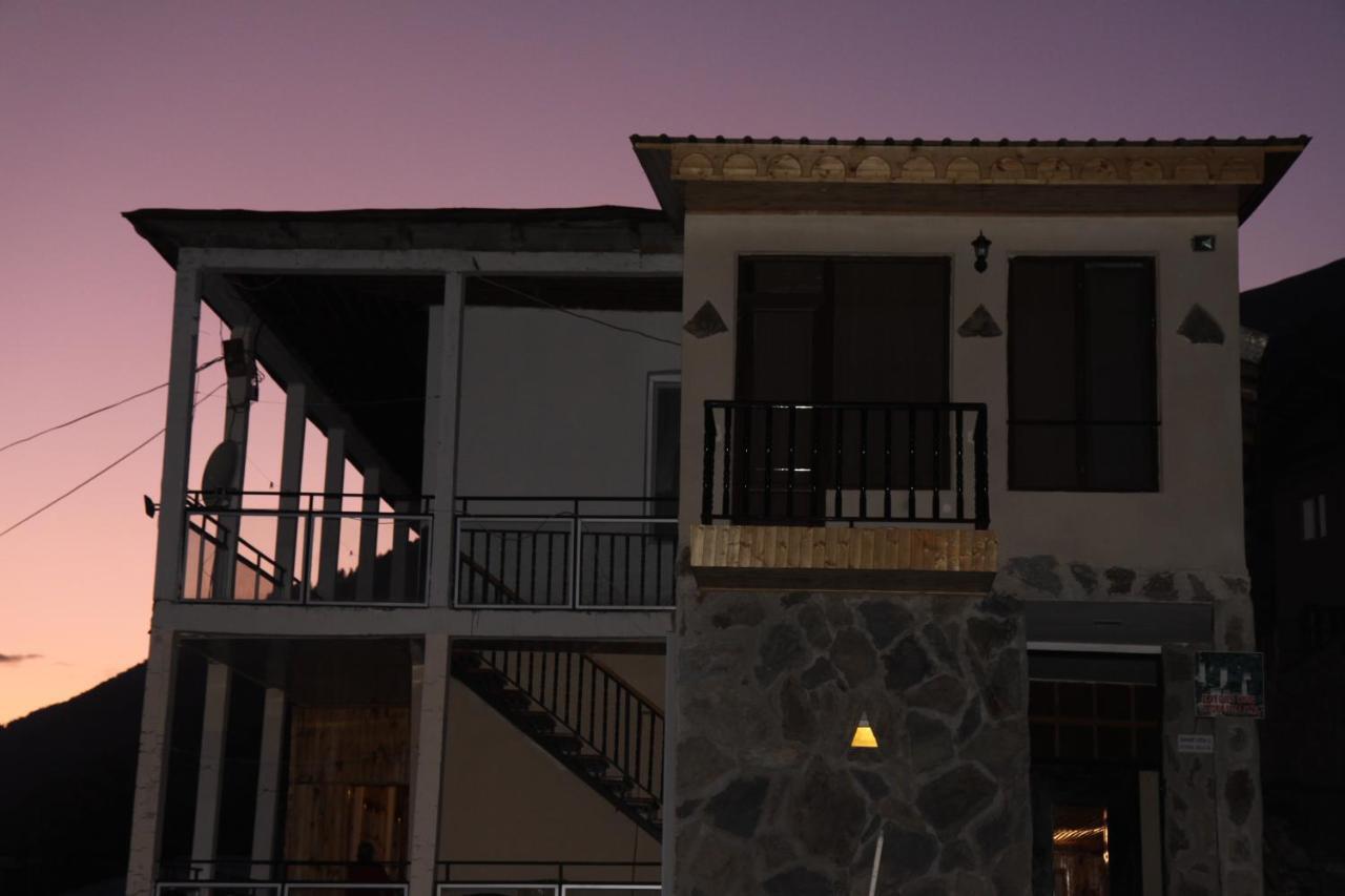 Eka'S Guest House Mestia Ngoại thất bức ảnh